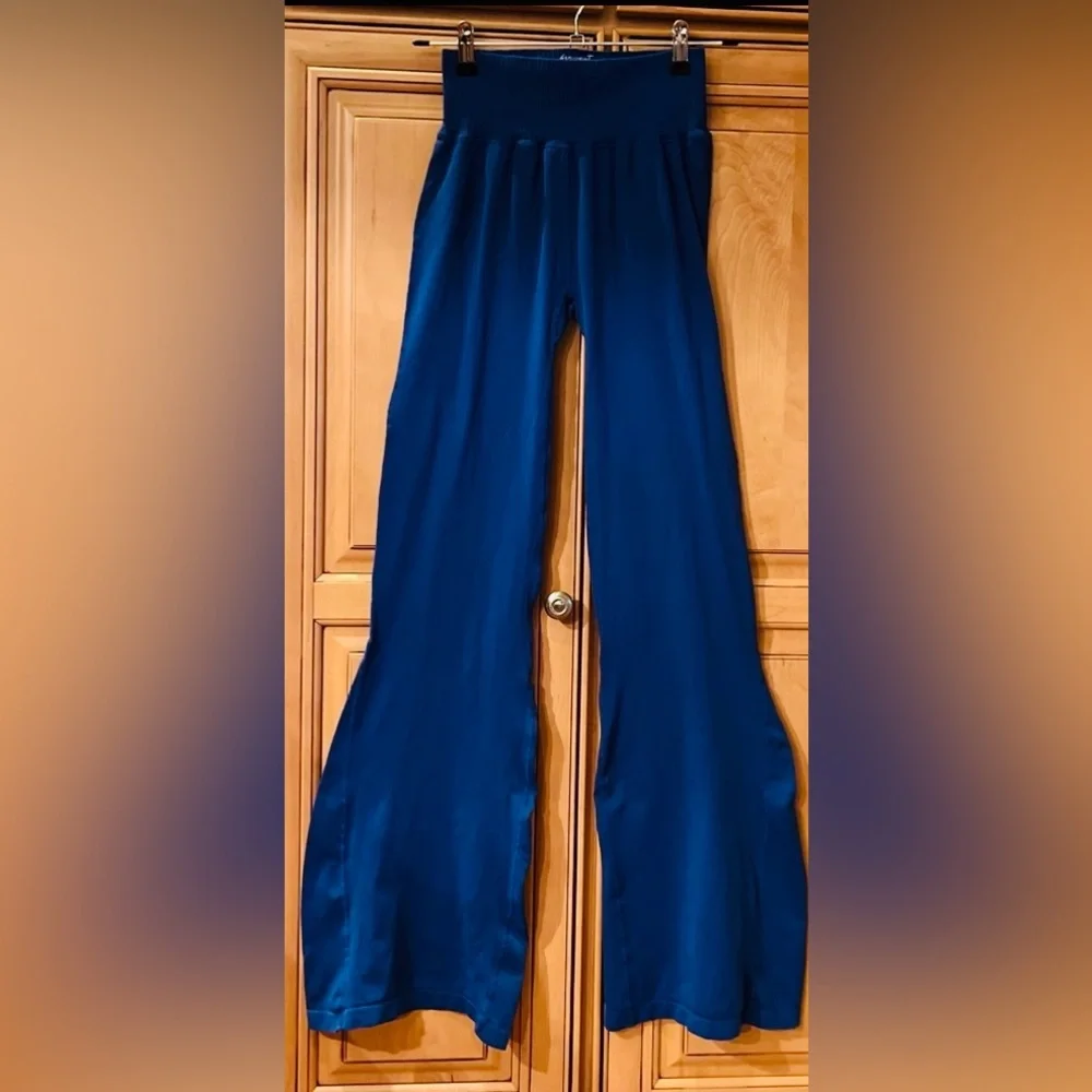 NWOT Free People Good Karma Flare Leggings
